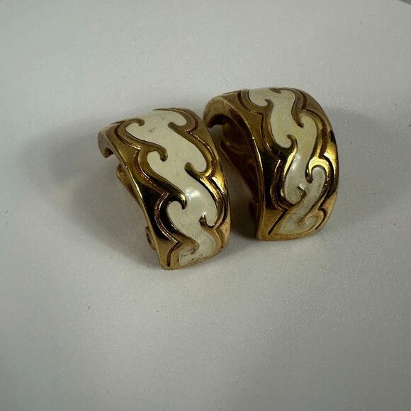 Christian Dior Vintage Hoop Clip On Earrings White Enamel Gold Tone Signed - Picture 8 of 16